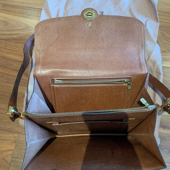 Authentic Louis Vuitton purse with dustbag - Picture 4 of 6